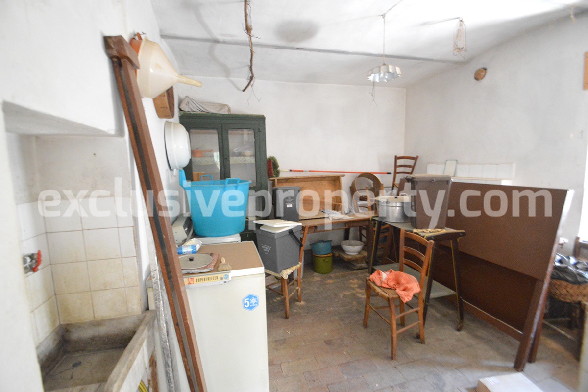 Cheap town house with cellar for sale in Abruzzo - Italy 5
