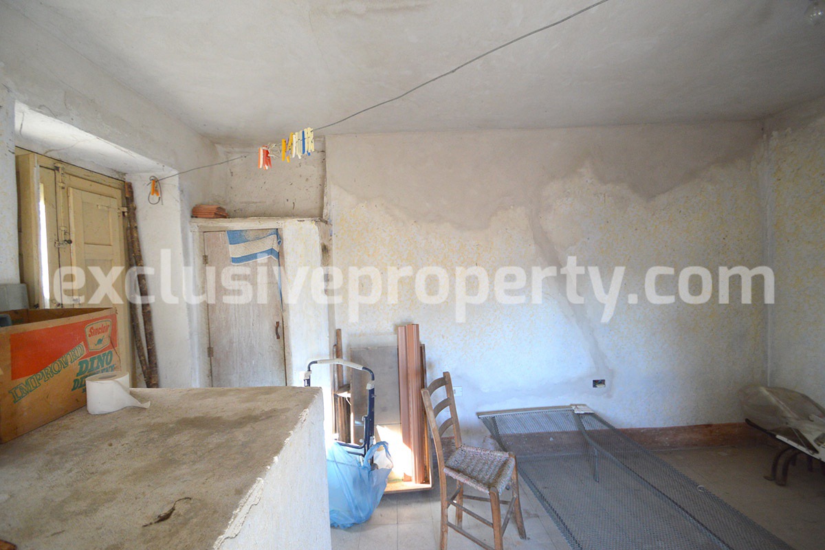 Cheap town house with cellar for sale in Abruzzo - Italy 7