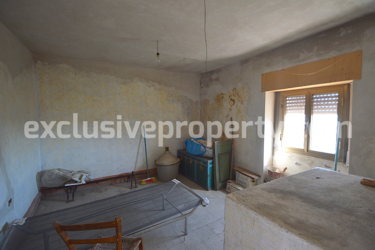 Cheap town house with cellar for sale in Abruzzo - Italy 8