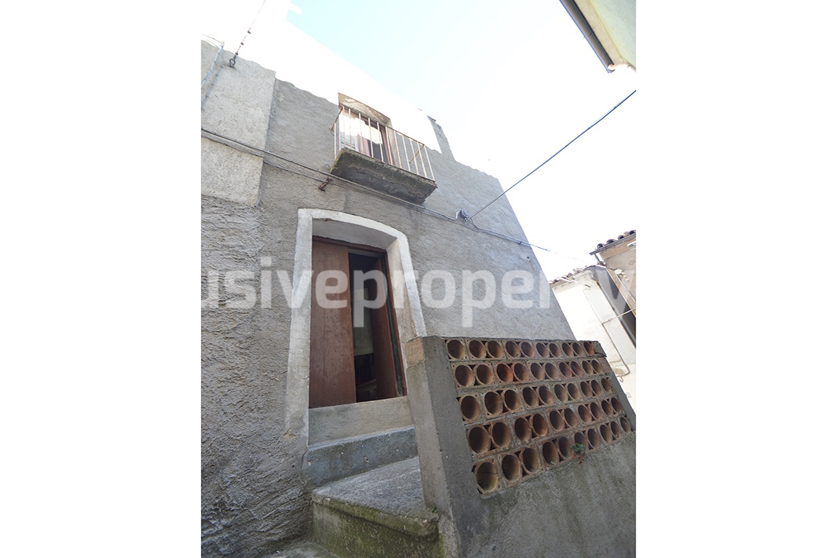 Cheap town house with cellar for sale in Abruzzo - Italy 2