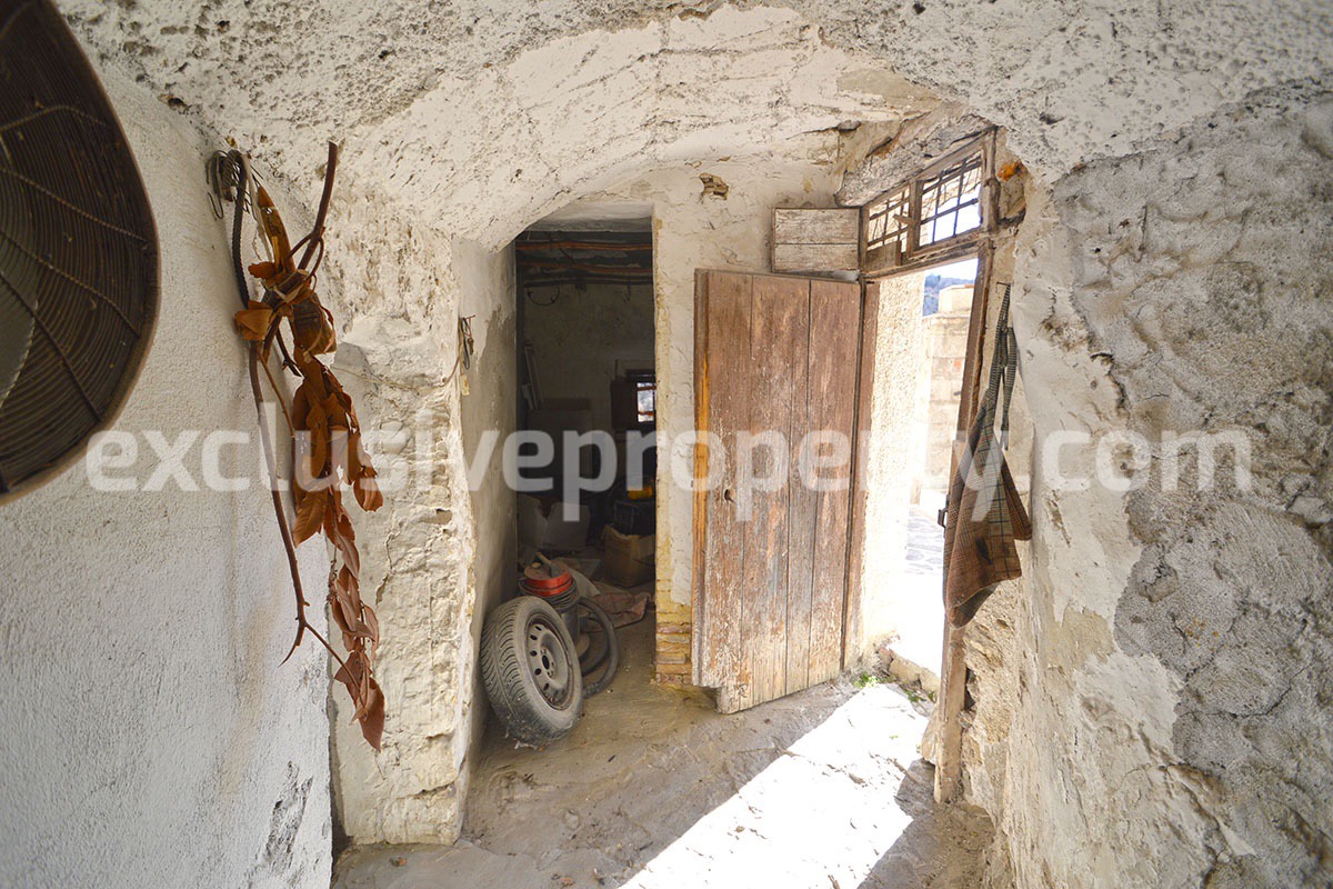 Habitable house with open panoramic view for sale in Abruzzo - Italy