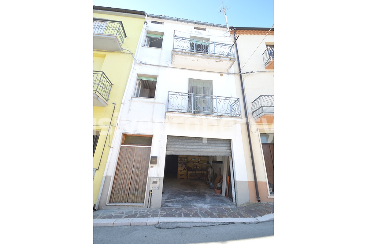 Property with garage and panoramic view for sale in Abruzzo 1