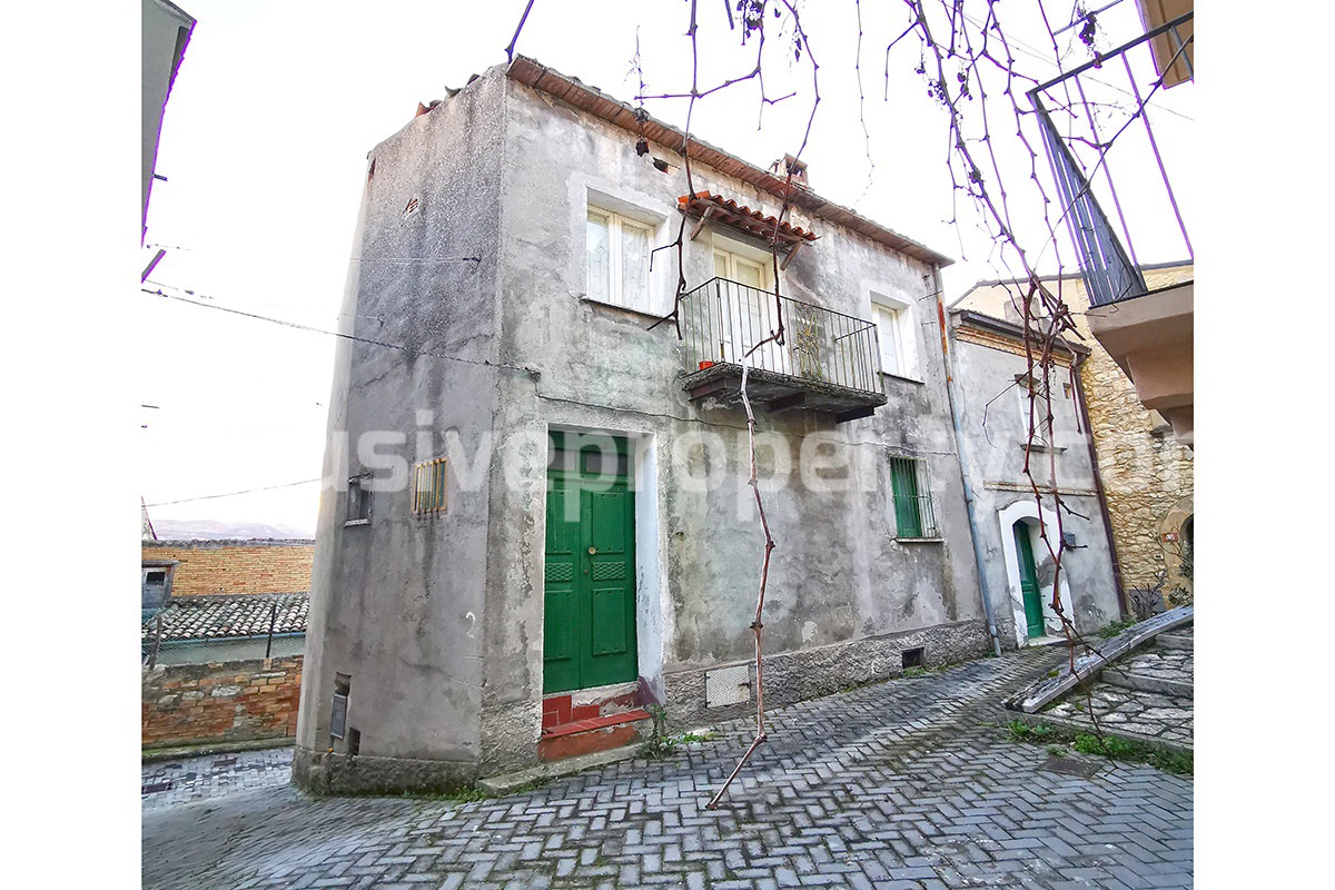 Detached property with cellars for sale in Abruzzo - Italy 1