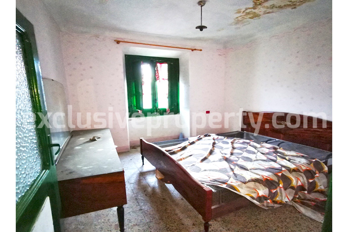 Detached property with cellars for sale in Abruzzo - Italy