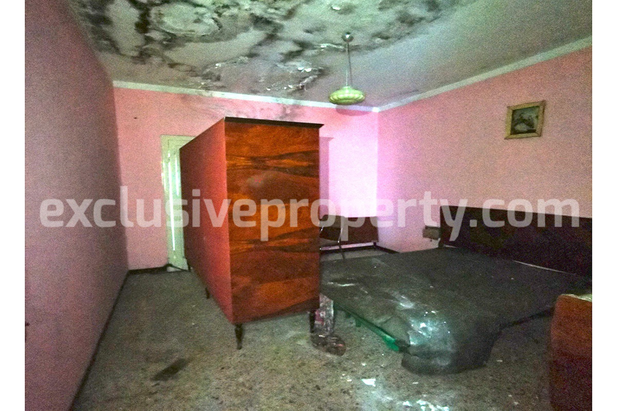 Detached property with cellars for sale in Abruzzo - Italy 13