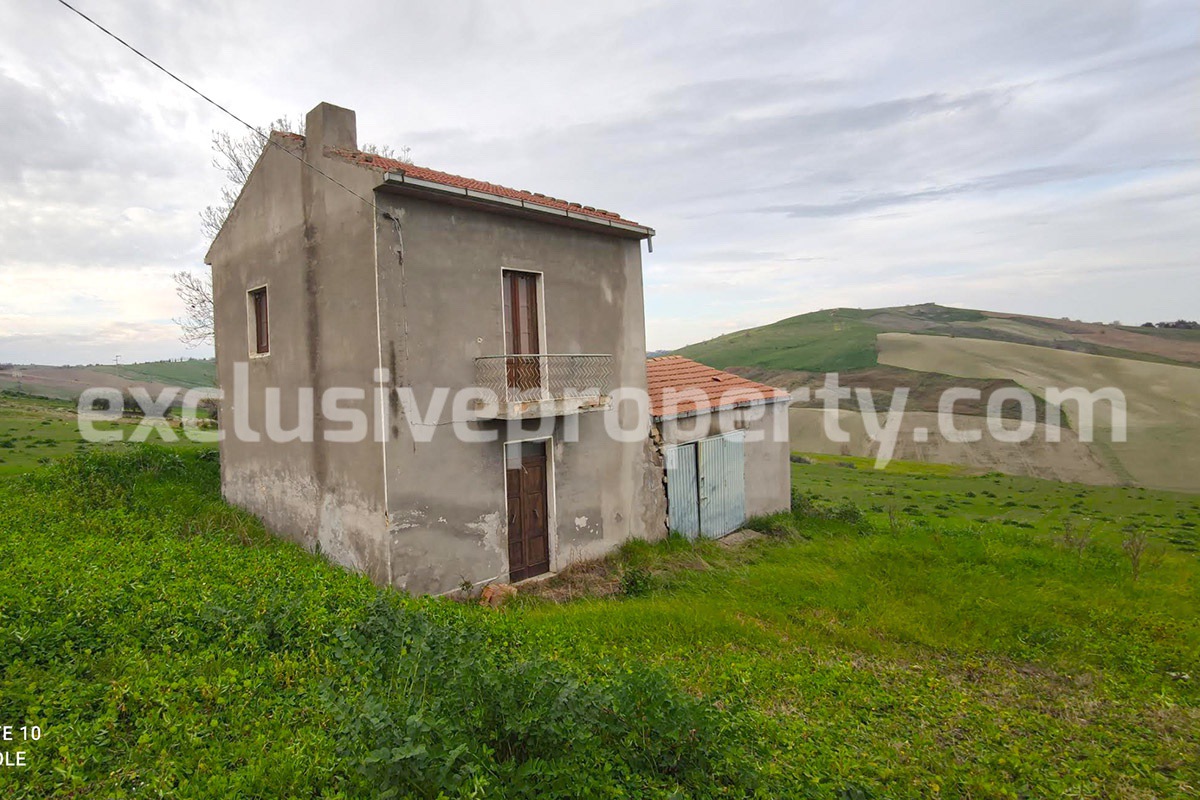 Property consisting of two buildings and a land for sale in Abruzzo 1