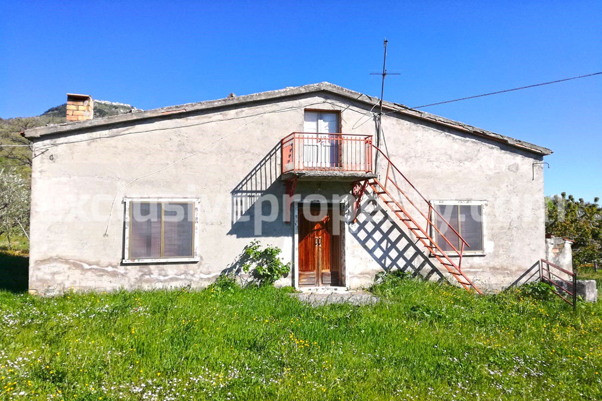 Cottages adjacent with garden for sale in a quiet and relaxing area for sale in Italy 1