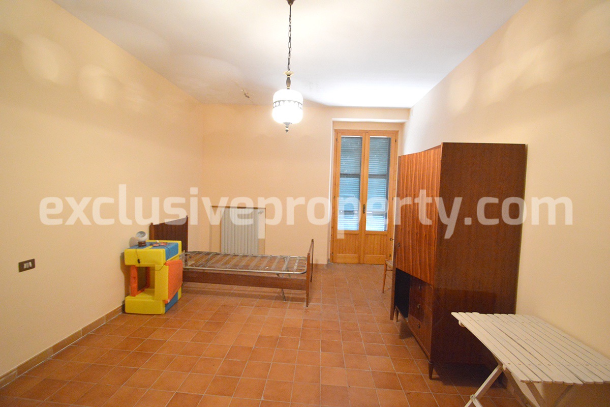 Property with garden for sale in Pollutri 15 min from the sea - Abruzzo 37