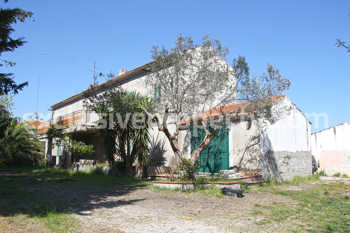 Country house with garage and panoramic view for sale near the sea 2