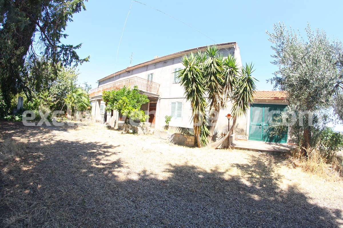 Country house with garage and panoramic view for sale near the sea 4