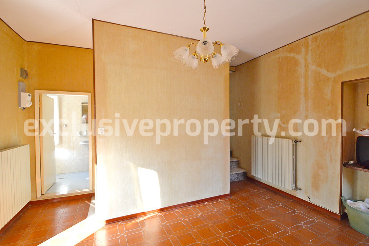 Habitable house with panoramic views and garden for sale in Italy 12
