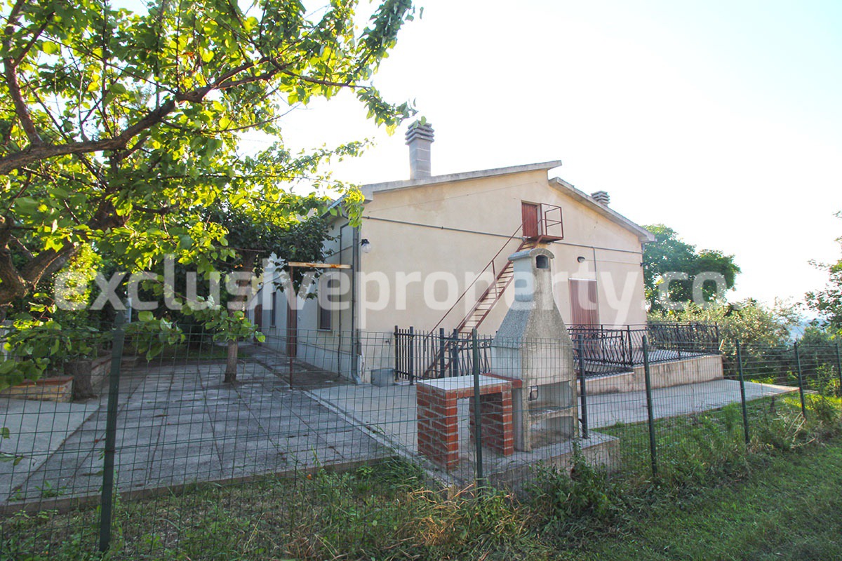 House with garden near the coast for sale in Abruzzo