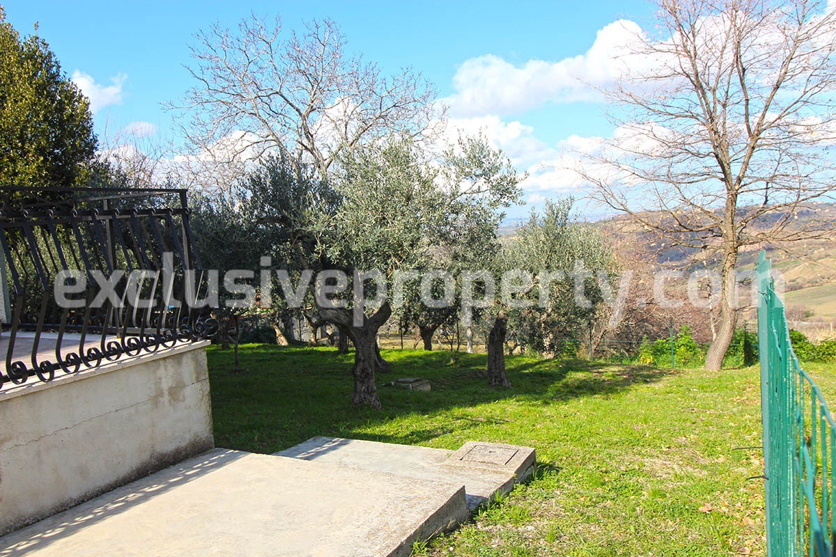 House with garden near the coast for sale in Abruzzo 10