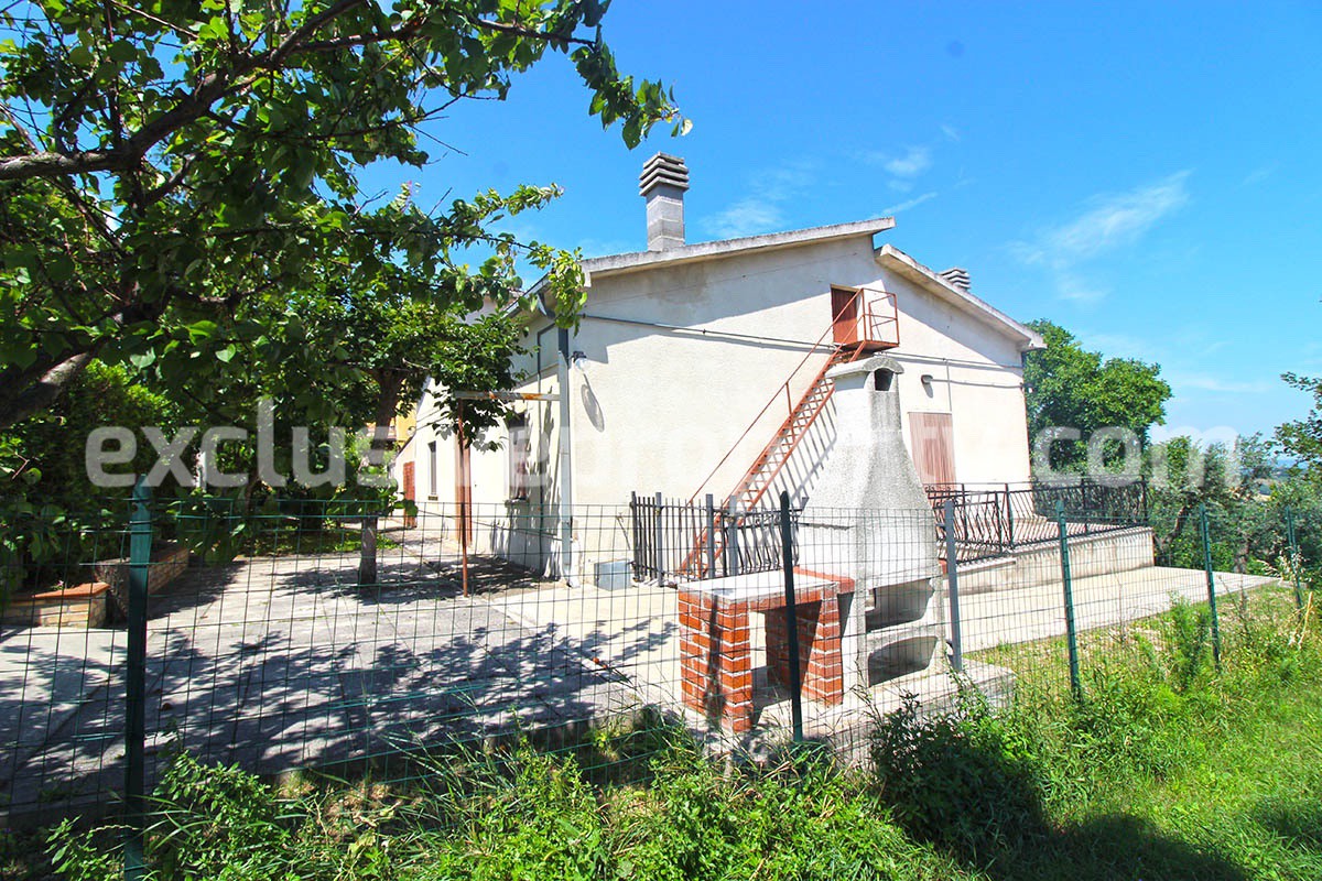 House with garden near the coast for sale in Abruzzo 36