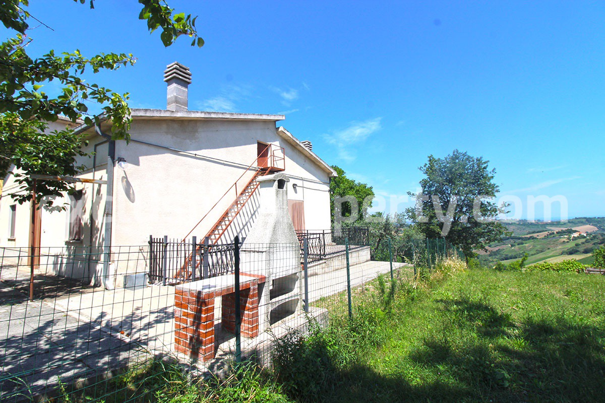 House with garden near the coast for sale in Abruzzo 37