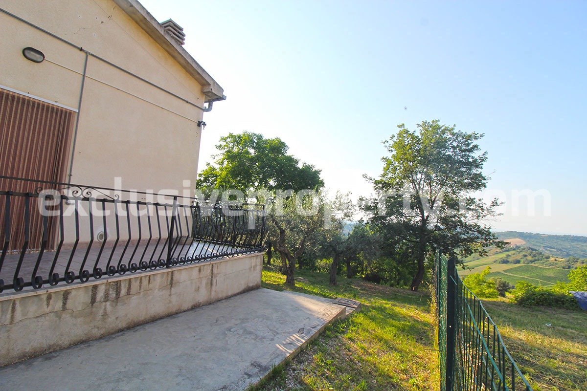 House with garden near the coast for sale in Abruzzo 40