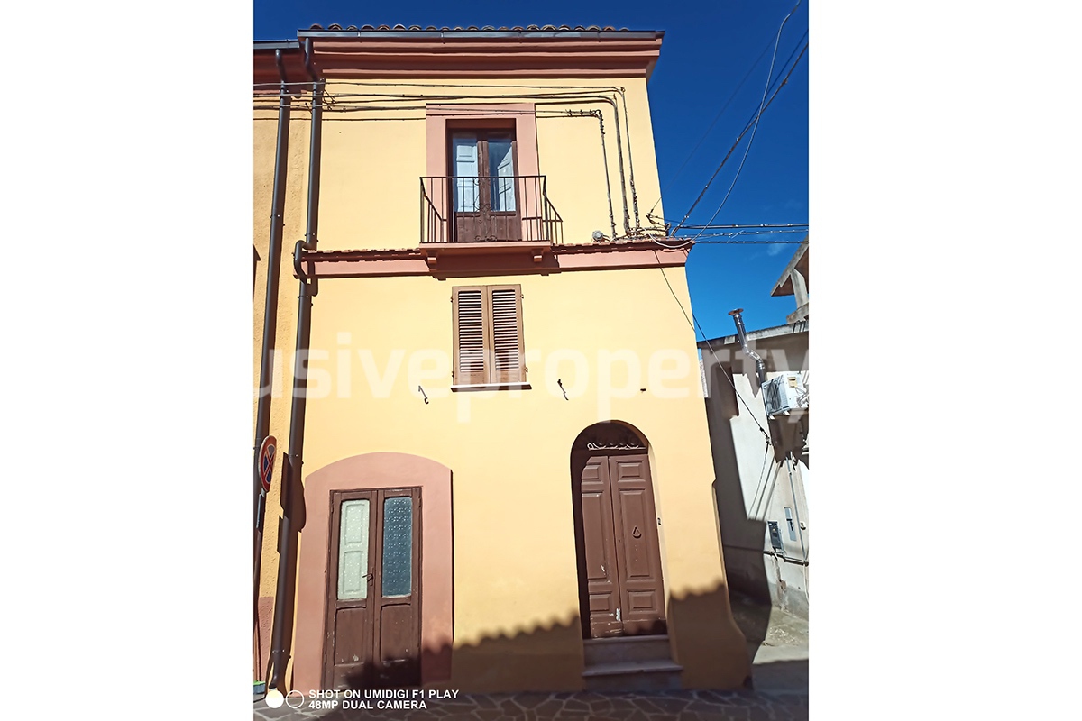 House a few km from the beach for sale in Villalfonsina Abruzzo 1