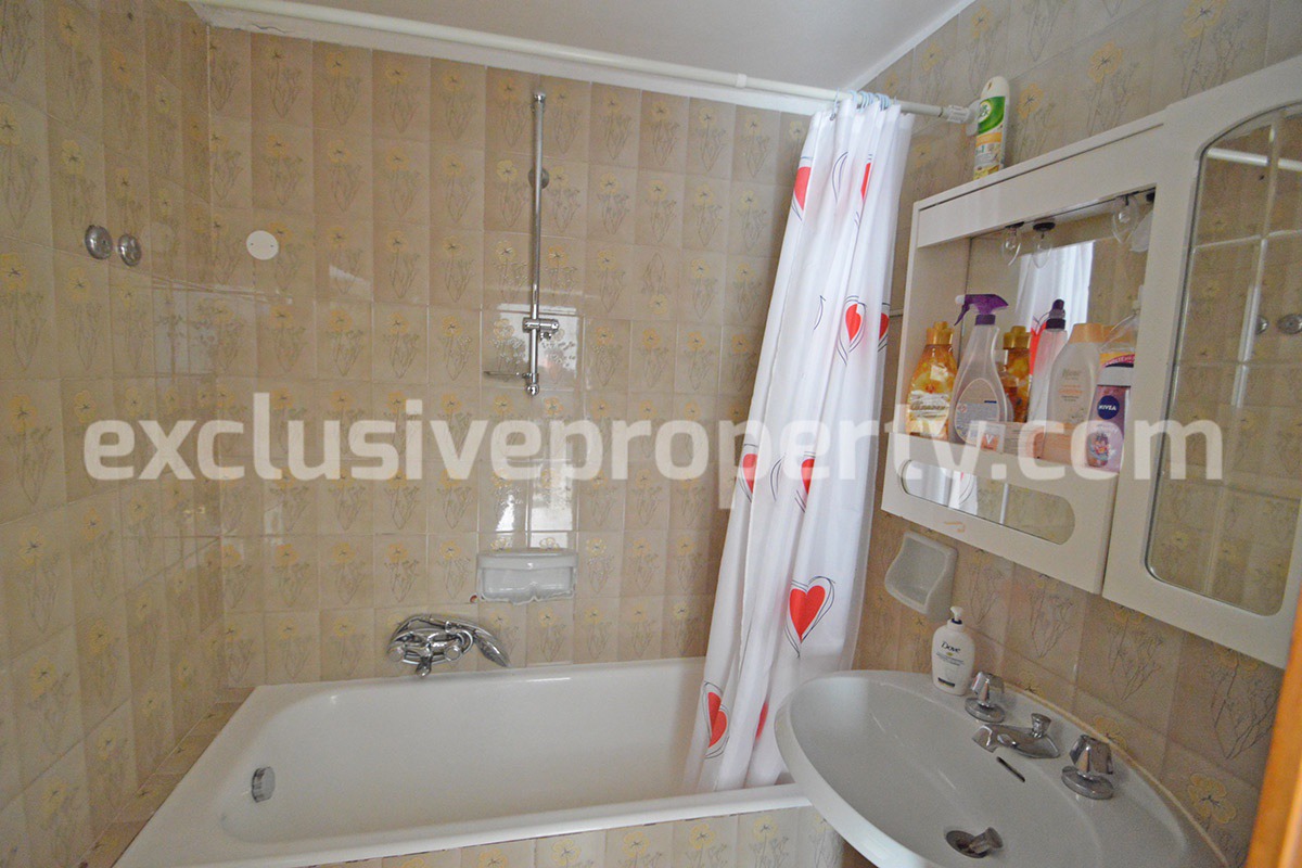 House renovated and habitable with heating system for sale in Abruzzo 7
