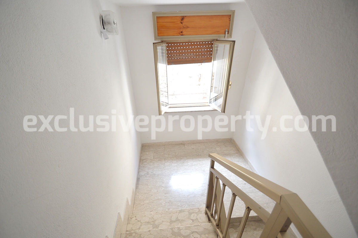 Property with terrace and cellar for sale in Tavenna Molise 11