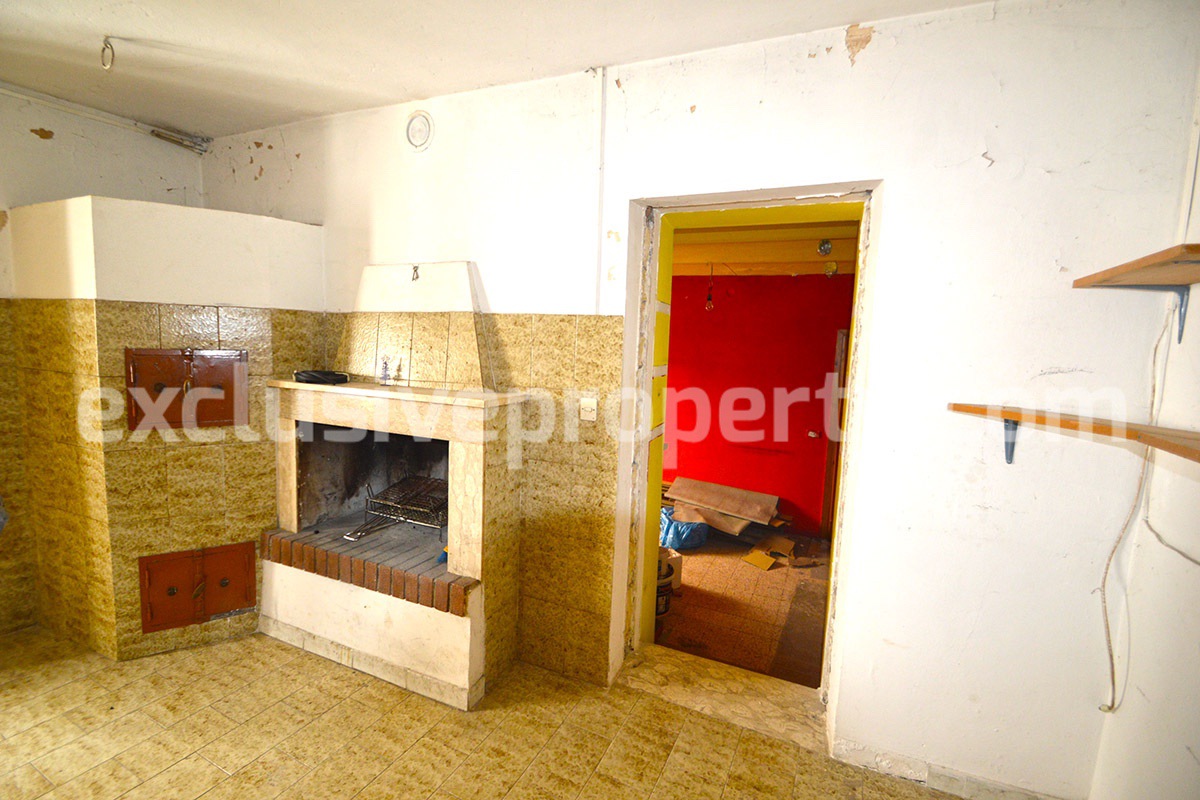 Property with terrace and cellar for sale in Tavenna Molise 22