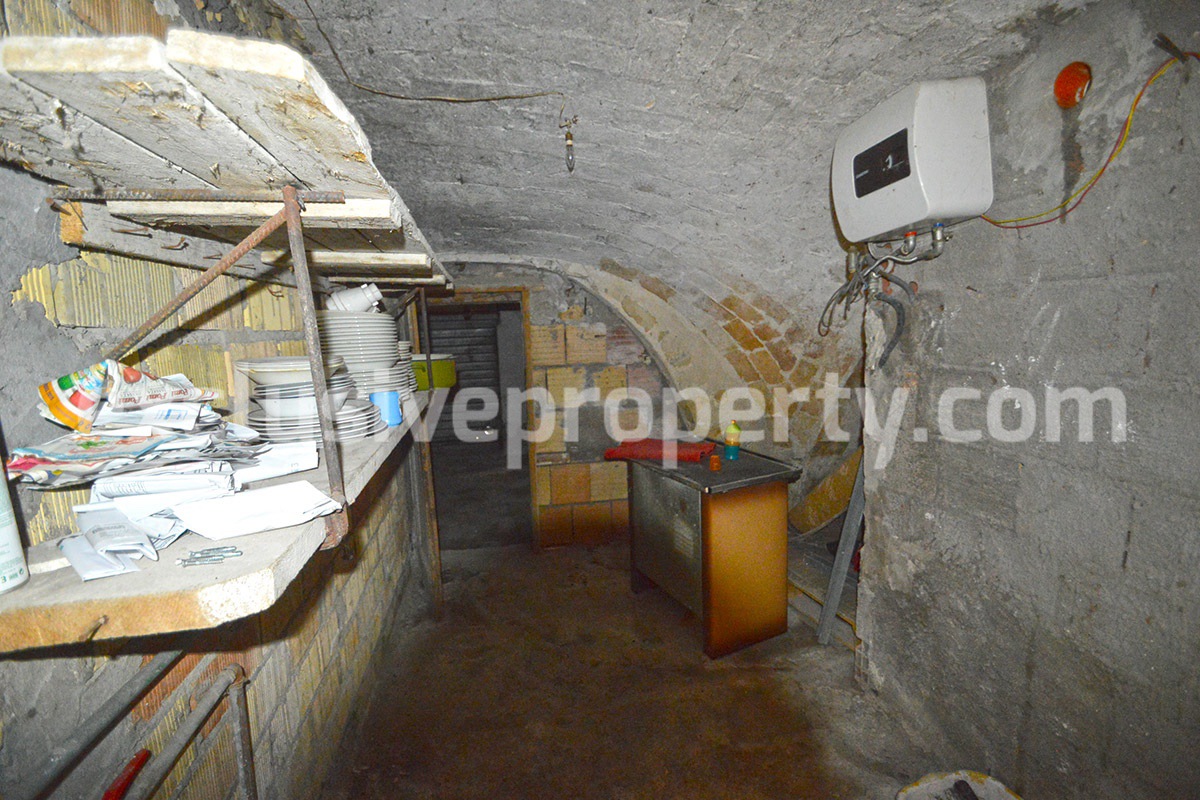 Property with terrace and cellar for sale in Tavenna Molise 32