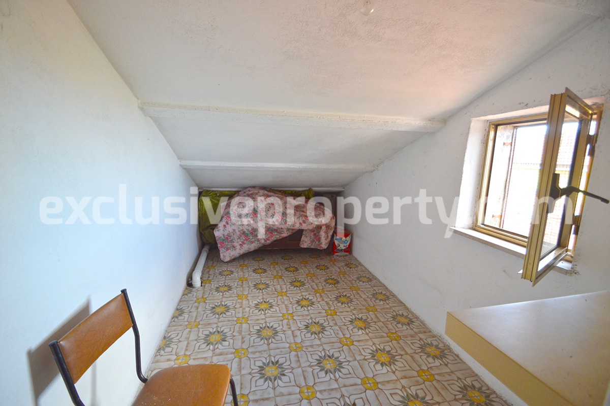 House with garden located in the historic center of Tavenna a few km from the Sea