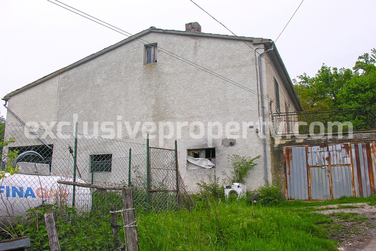 Country house with terrace and barn for sale in Abruzzo - Italy 17