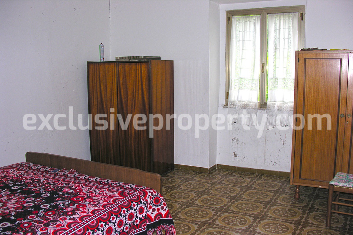 Country house with terrace and barn for sale in Abruzzo - Italy 12