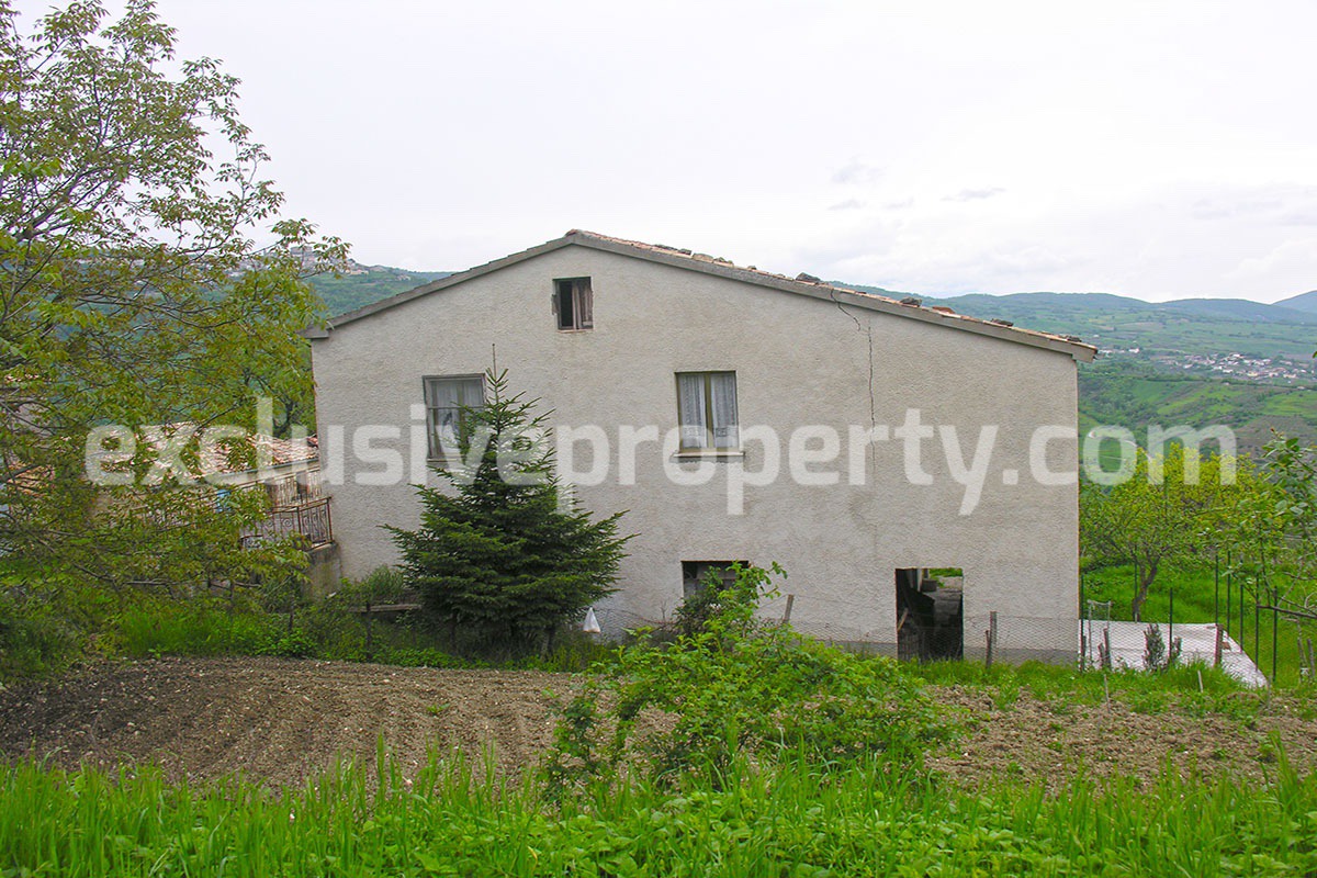 Country house with terrace and barn for sale in Abruzzo - Italy 2