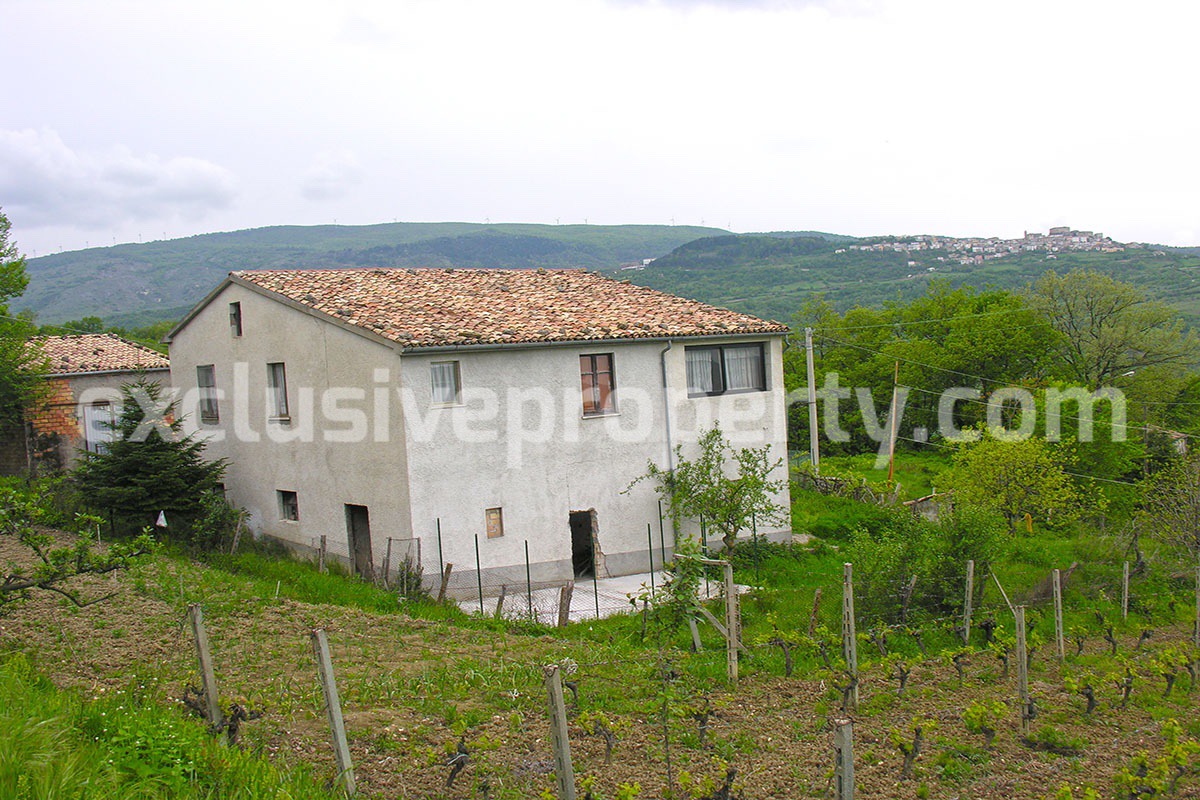 Country house with terrace and barn for sale in Abruzzo - Italy 1