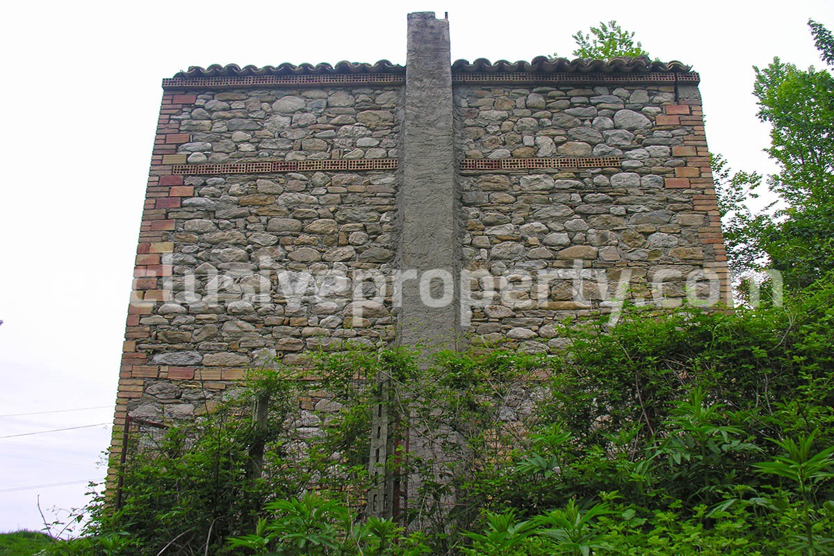 Country house with terrace and barn for sale in Abruzzo - Italy 27