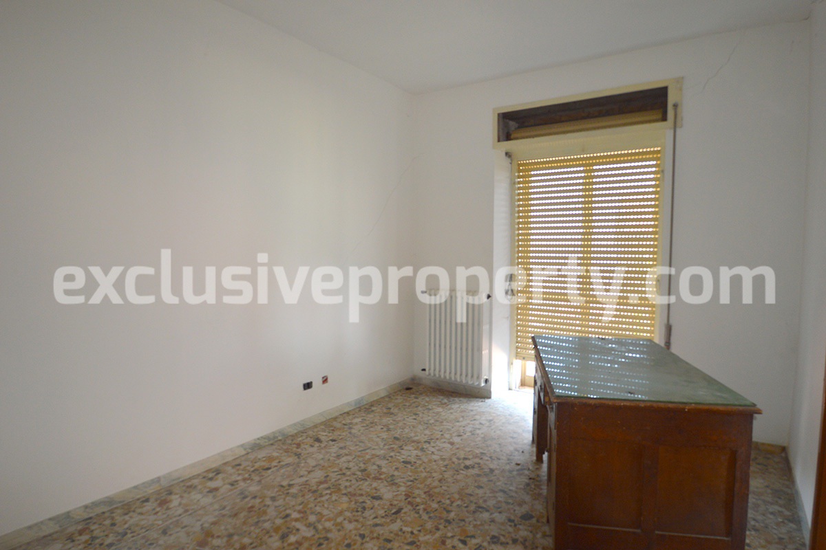 Selling house in Italy with terrace in Aruzzo - Roccaspinalveti 15