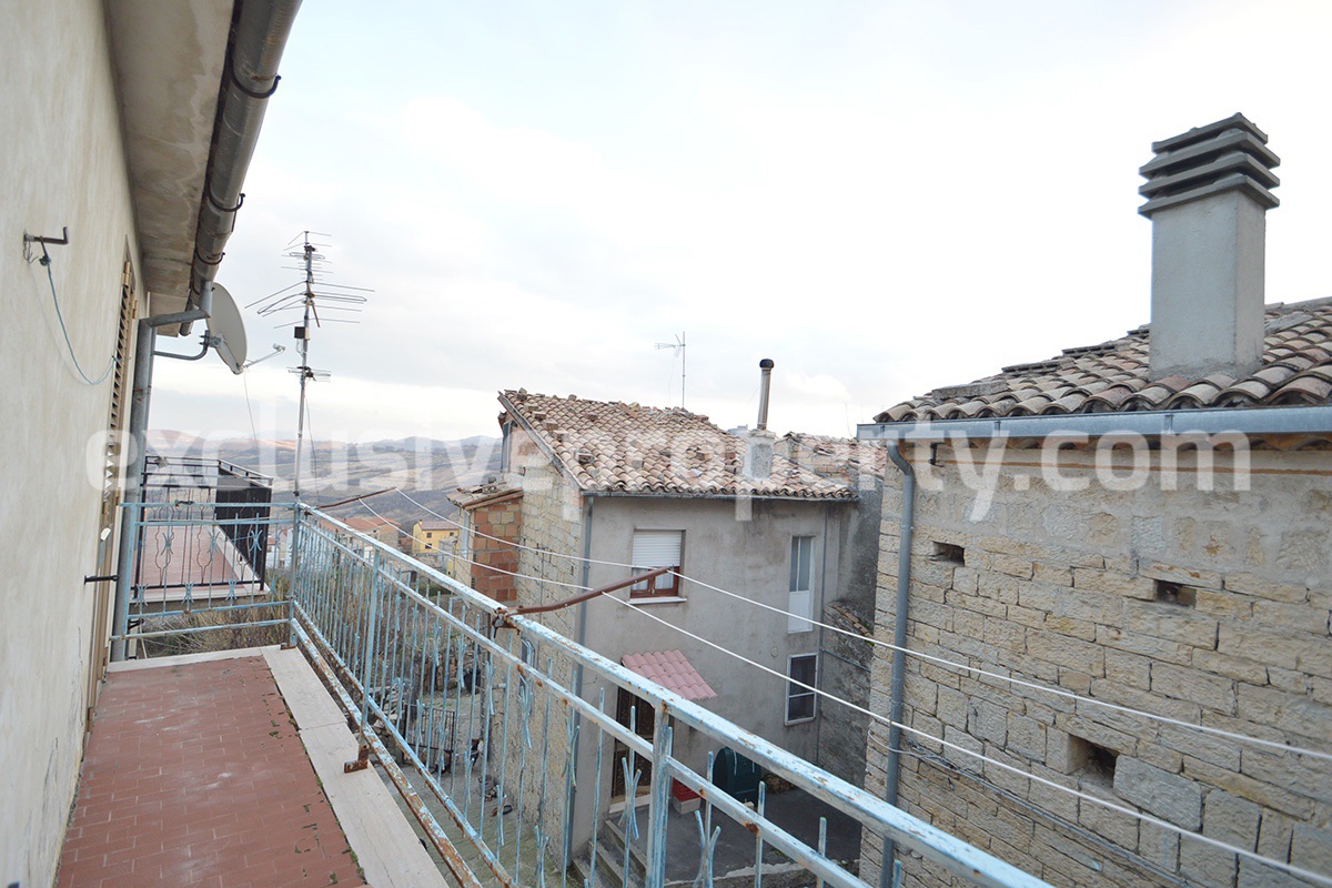 Property for sale with garden and cellar located in the Province of Chieti 13