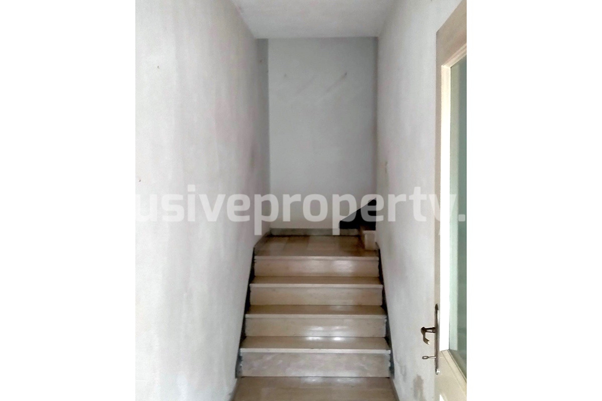 Town house with balcony overlooking the hills for sale in Abruzzo