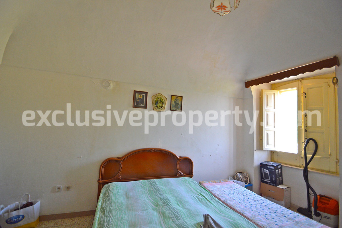 House with garden with panoramic views over the valley for sale in Abruzzo 19