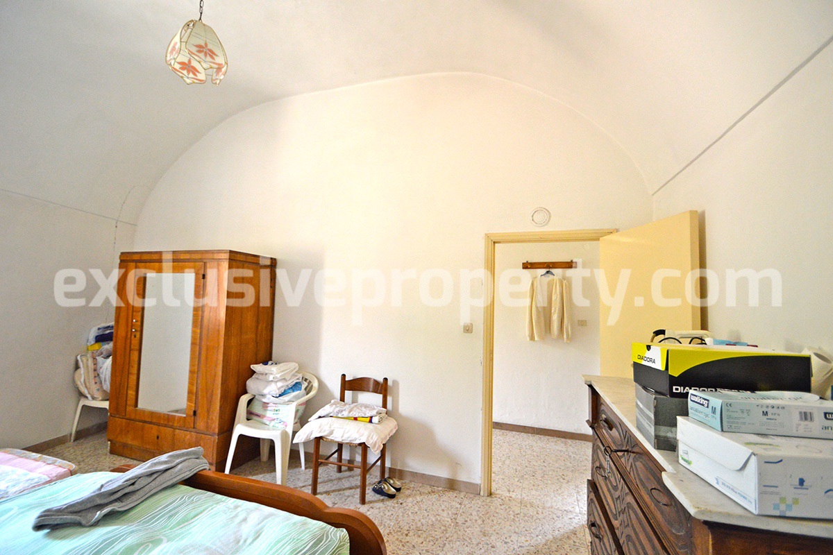 House with garden with panoramic views over the valley for sale in Abruzzo 20