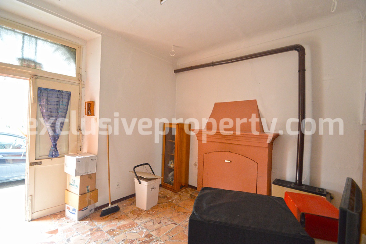 Habitable house with cellar a few km from the sea for sale in Abruzzo 5