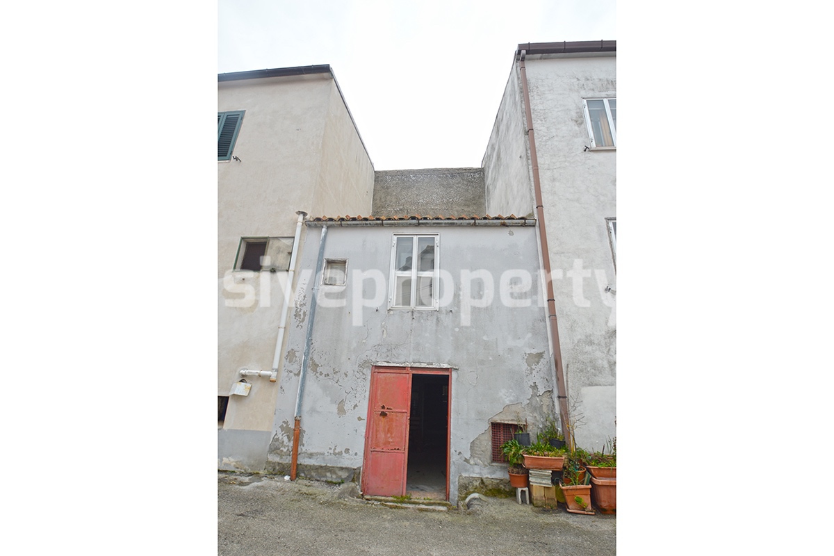 Habitable house with cellar a few km from the sea for sale in Abruzzo 17
