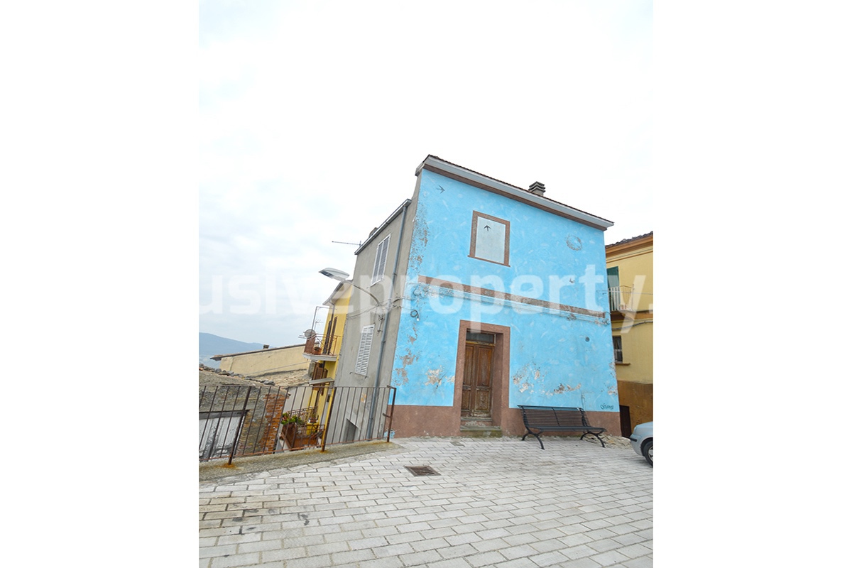Renovated habitable house with sea view for sale in Italy 1
