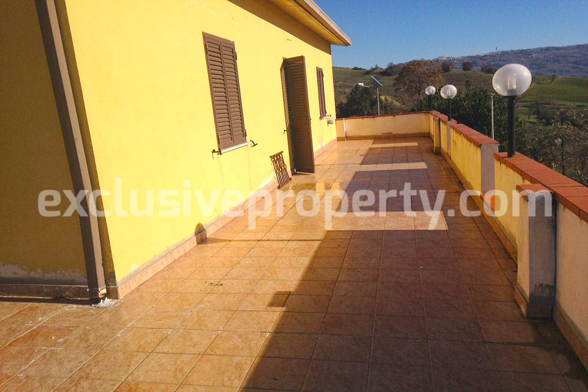 House with adjoining land in a quiet area for sale in the Molise hills 19