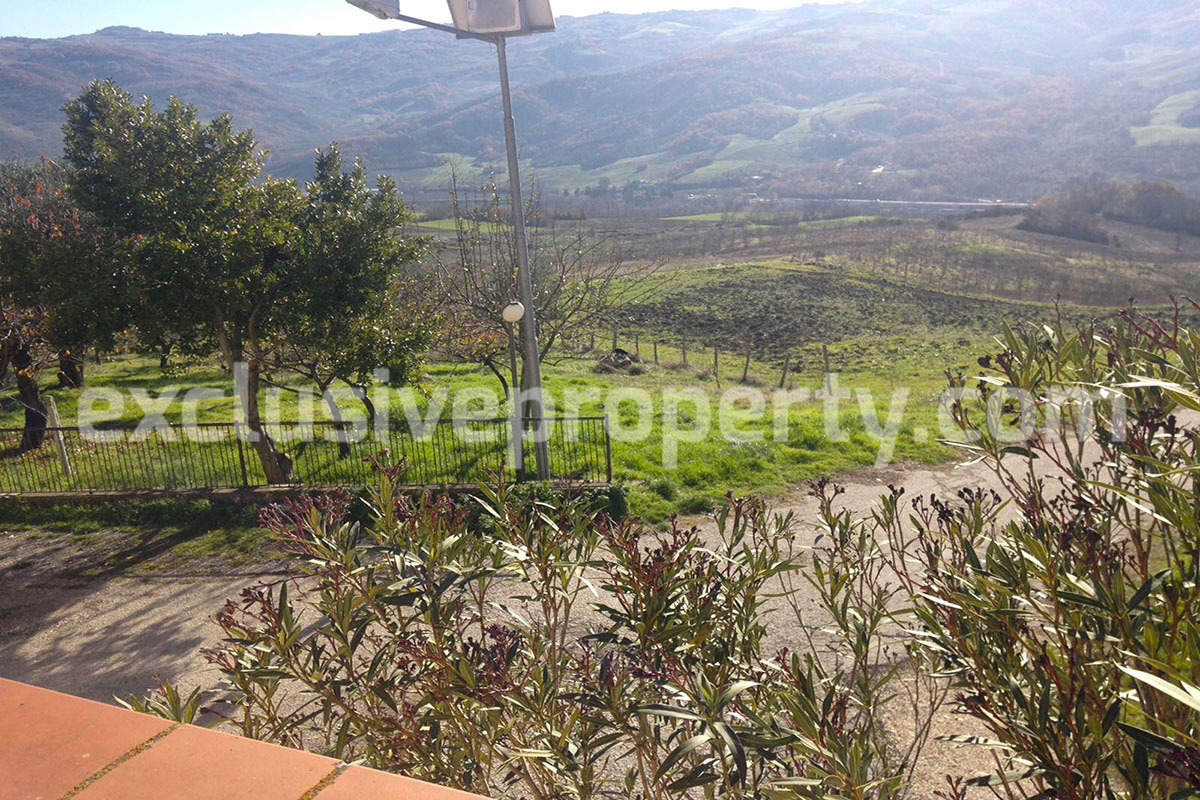 House with adjoining land in a quiet area for sale in the Molise hills 21
