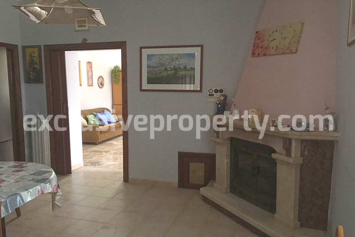 House with adjoining land in a quiet area for sale in the Molise hills 6