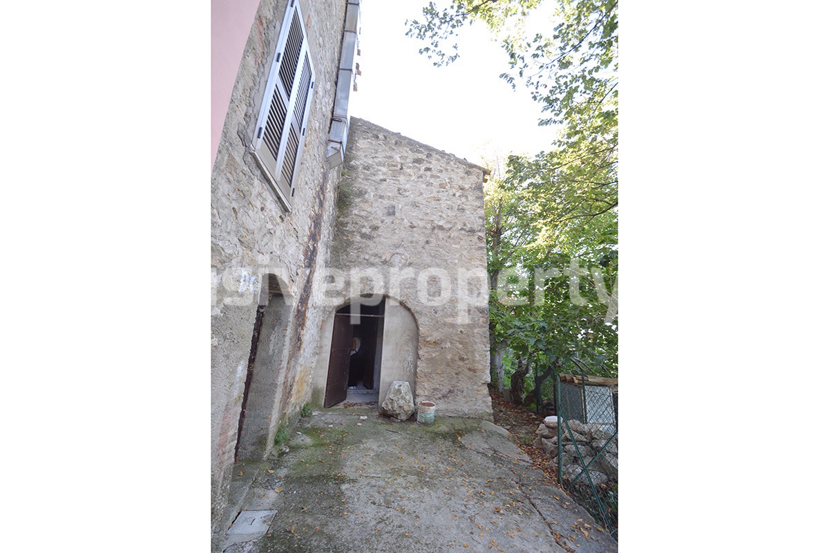 Stone house partially restored with panoramic garden for sale in Archi - Abruzzo