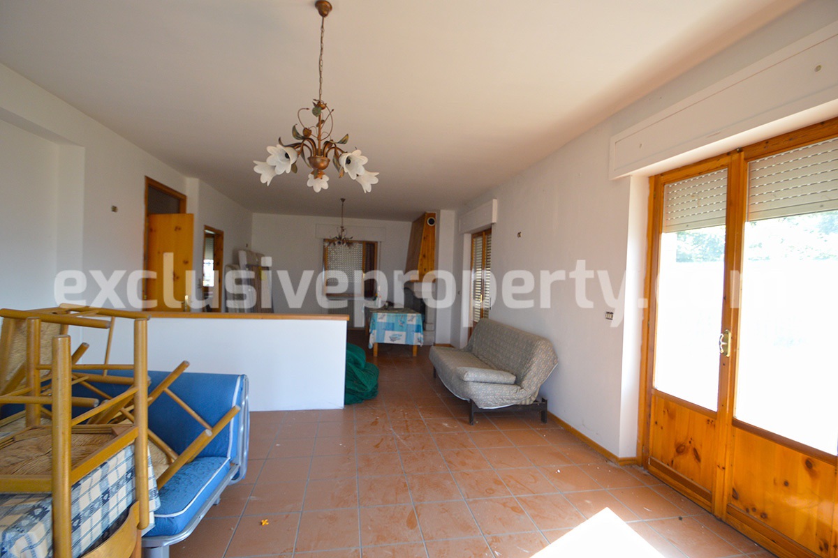 Spacious house with land for sale in the Abruzzo hills halfway between sea 20
