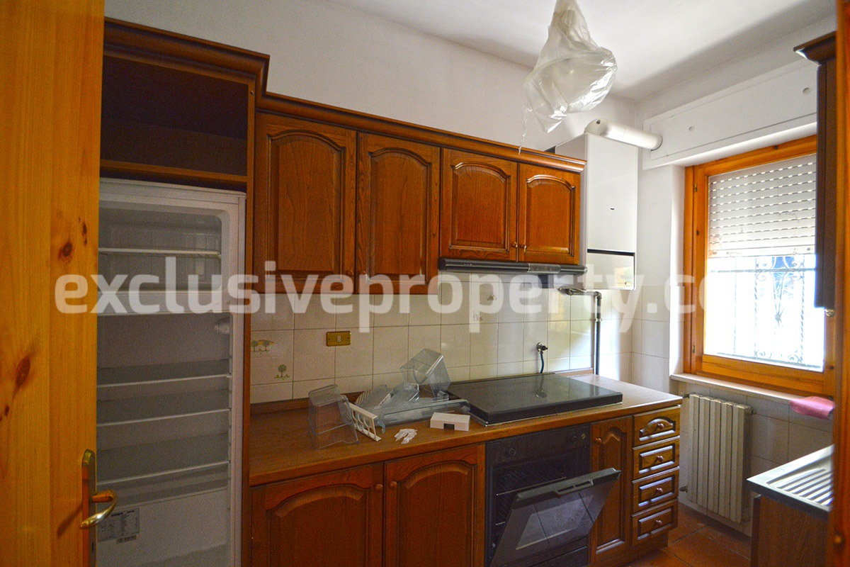 Spacious house with land for sale in the Abruzzo hills halfway between sea 22