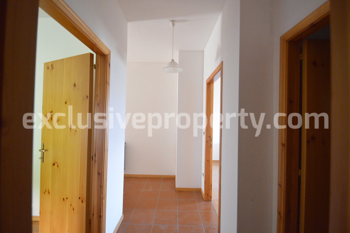 Spacious house with land for sale in the Abruzzo hills halfway between sea 29