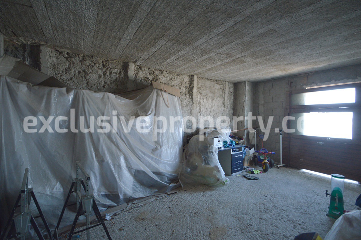 Partially restored stone house to be completed for sale in Archi in Abruzzo 10