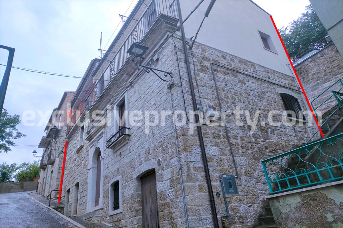 Property built completely in stone with ancient marble details for sale in Molise 4