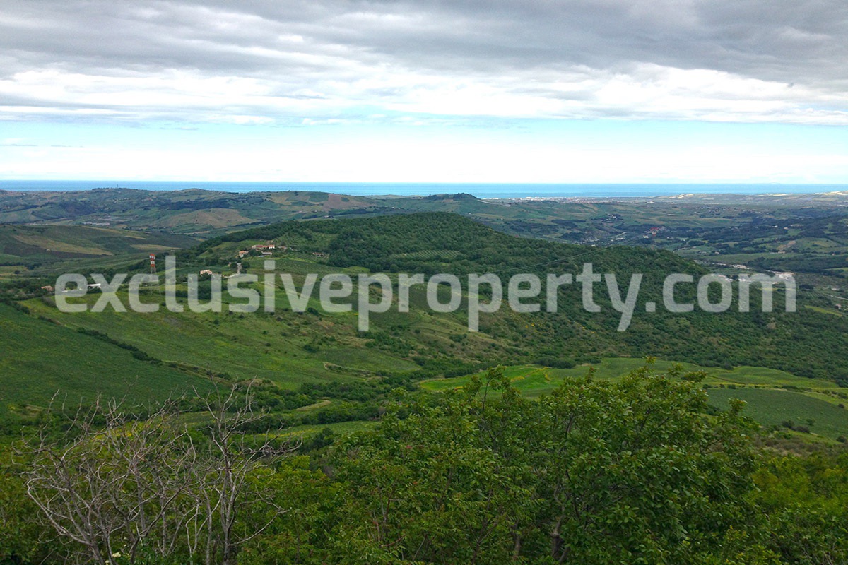 Large character property with garden sea view and garage for sale in Abruzzo 13
