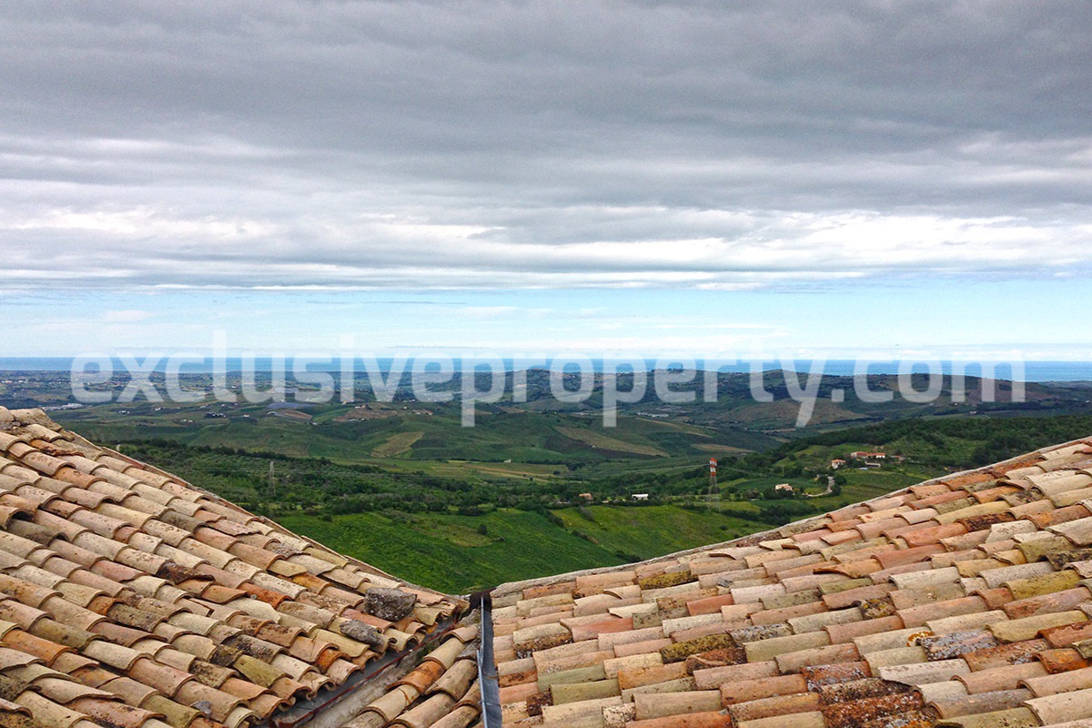 Large character property with garden sea view and garage for sale in Abruzzo 28